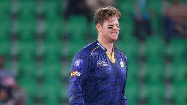 first-over-since-2019-steve-smith-bowls-off-spin-in-doomed-psl-eliminator-defence.Click to read full article.