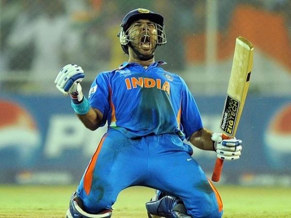 2011-world-cup-stump-signed-by-yuvraj-tendulkar-up-for-charity-auction.Click to read full article.