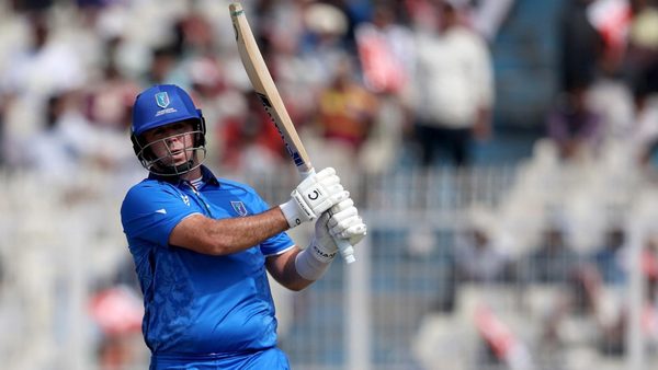 former-south-africa-and-current-italy-allrounder-jj-smuts-puts-up-one-man-show-in-uk-club-cricket.Click to read full article.