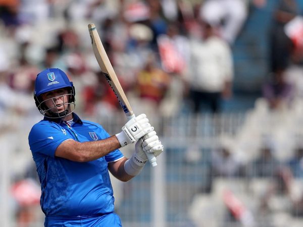 former-south-africa-and-current-italy-allrounder-jj-smuts-puts-up-one-man-show-in-uk-club-cricket.Click to read full article.