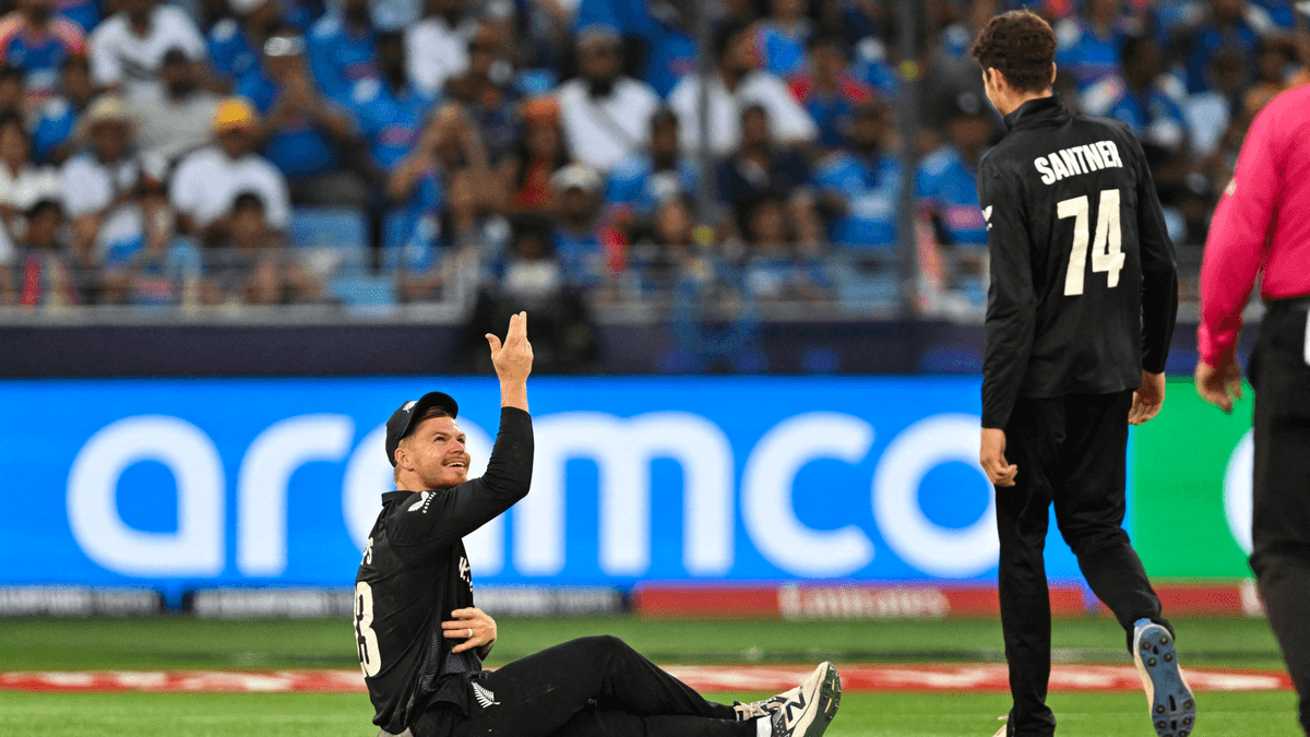 Glenn Phillips reacts after taking a catch to dismiss Shubman Gill in the 2025 Champions Trophy final