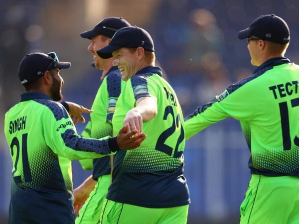 his-feet-were-not-inside-the-circle-should-lesser-seen-no-ball-rule-have-seen-kevin-obrien-catch-chalked-off.Click to read full article.