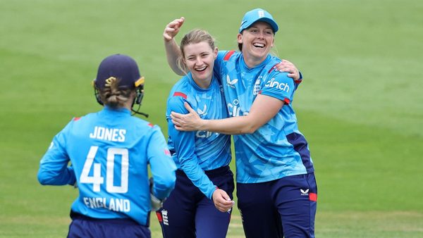 england-spinner-takes-hat-trick-without-anyone-noticing-during-dramatic-south-africa-collapse.Click to read full article.