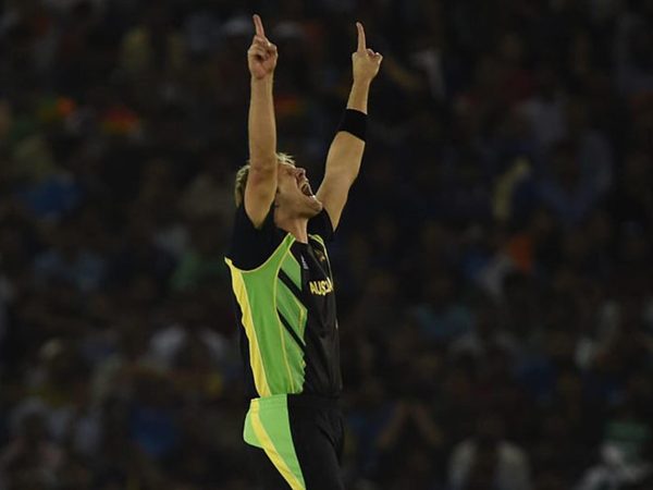 ms-dhoni-galvanised-team-shane-watson.Click to read full article.