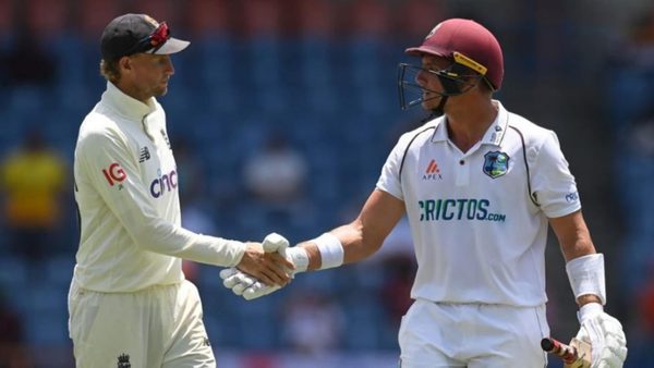 this-has-descended-into-the-realm-of-farce-da-silva-called-back-onto-the-field-in-bizarre-circumstances.Click to read full article.