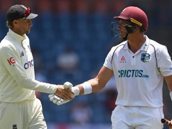 this-has-descended-into-the-realm-of-farce-da-silva-called-back-onto-the-field-in-bizarre-circumstances.Click to read full article.