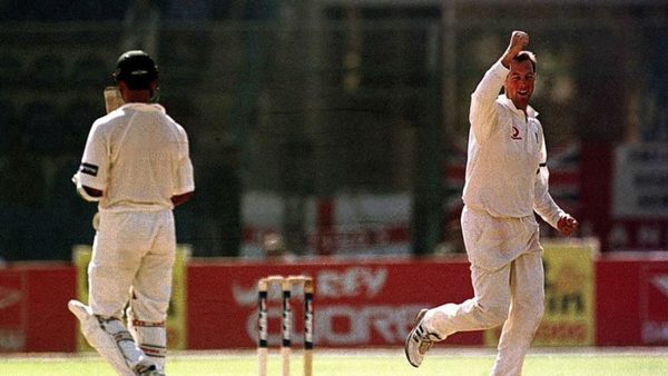 when-marcus-trescothick-bowled-first-change-in-a-classic-england-test-win.Click to read full article.