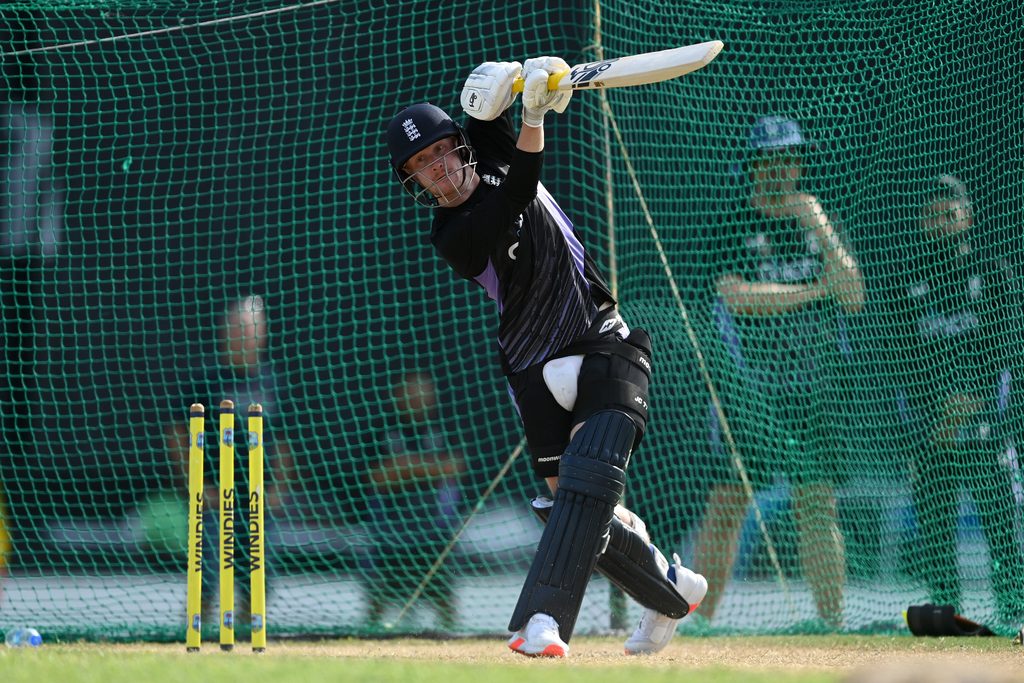 England wicketkeeper ruled out of New Zealand Tests after blow to hand in nets