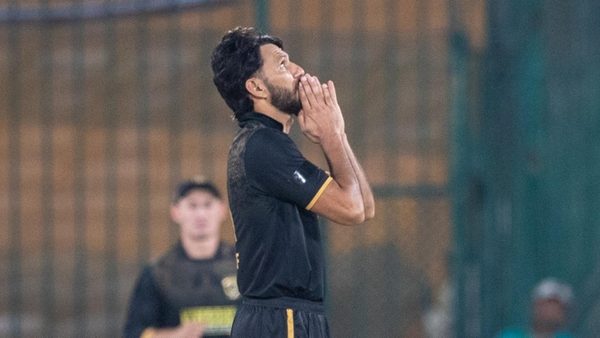 four-wickets-in-an-over-30-year-old-quick-asif-mehmood-playing-first-professional-match-in-four-years-stars-on-psl-debut.Click to read full article.