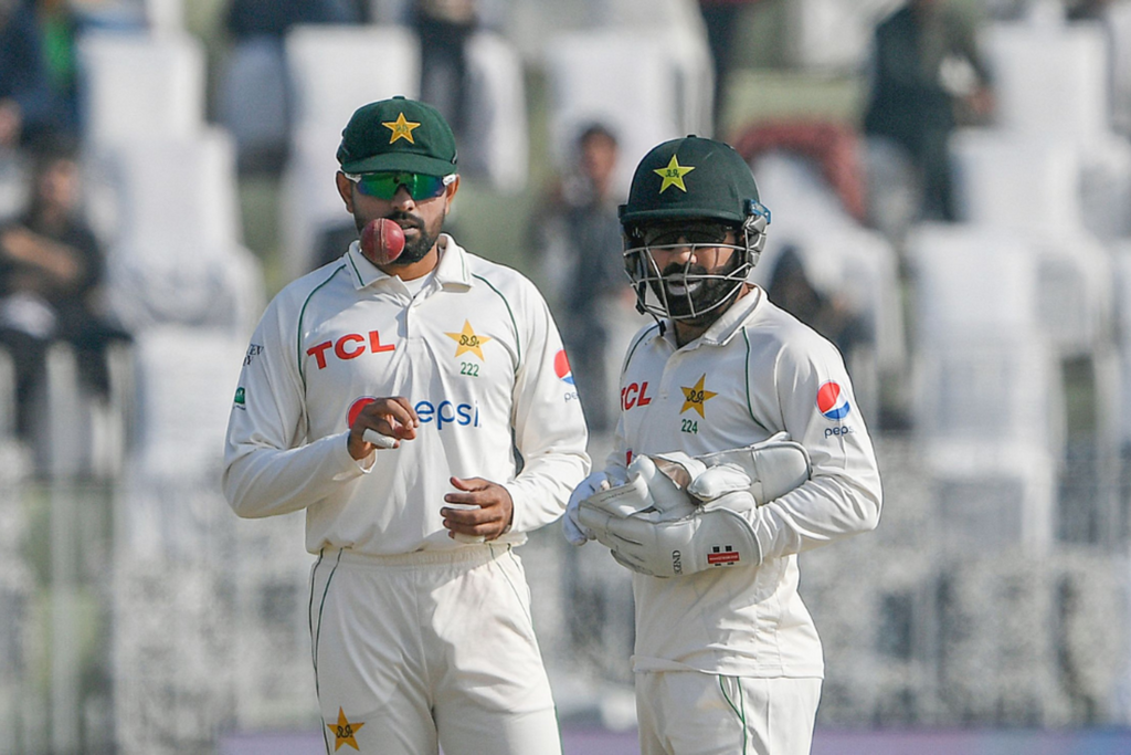 From selection to strategy to execution, Pakistan were poor to allow England to flourish in the first Test match