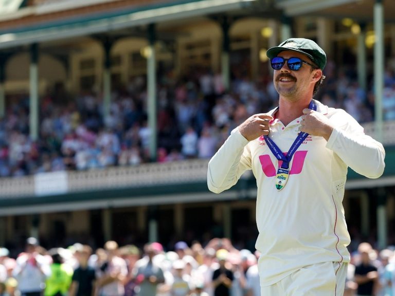 the-travis-head-stat-that-marks-him-out-as-one-of-the-great-test-match-winners.Click to read full article.