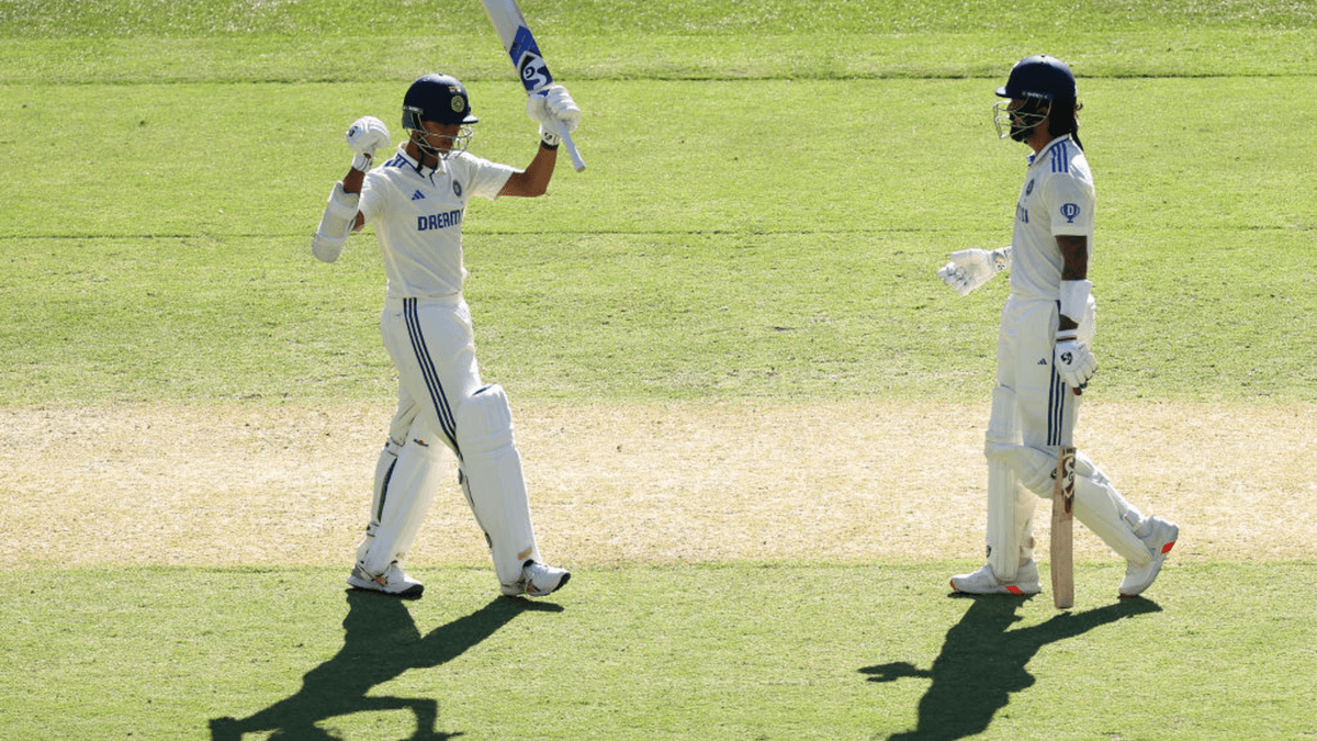 Yashasvi Jaiswal batting in Perth