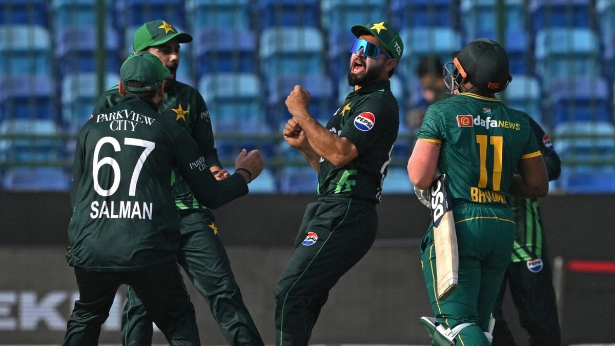 Pakistan players celebrate near Temba Bavuma after he is run out in ODI tri-series