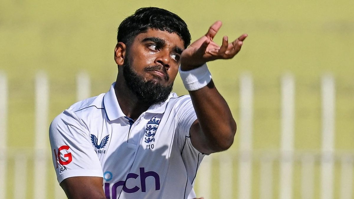 Rehan Ahmed bowling during the third Test in Pakistan