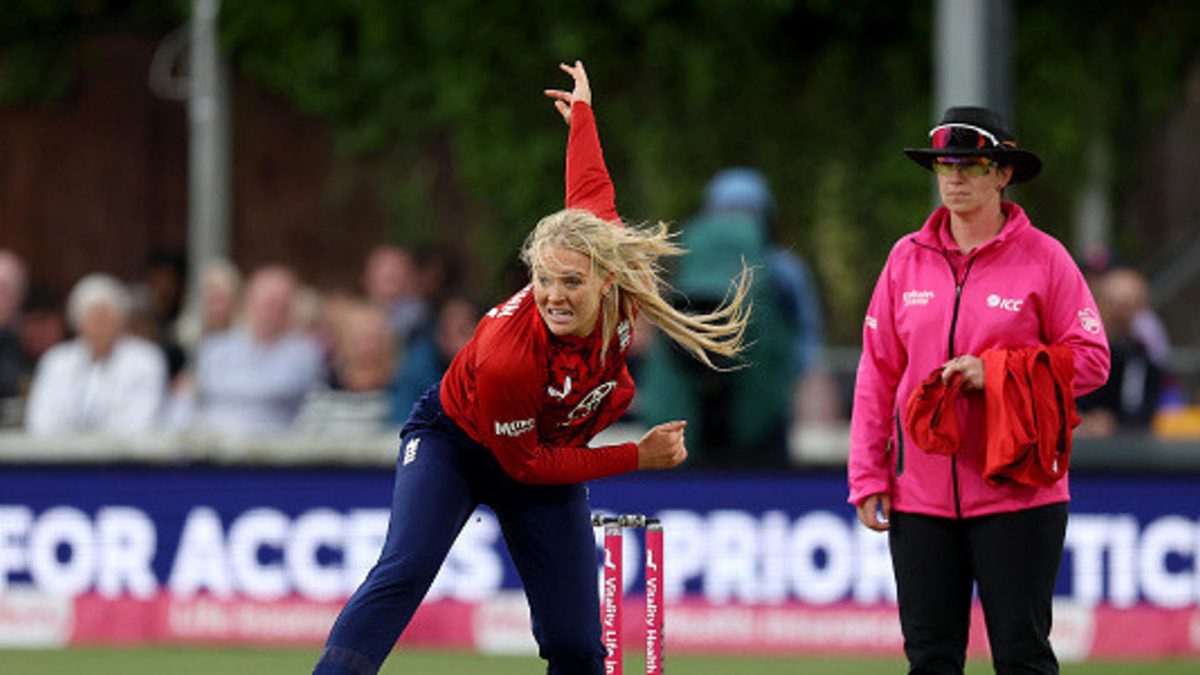 Sarah Glenn of England bowls during the 3rd Women's Vitality IT20 match between England and West Indies at Ambassador Cruise Line Ground on May 26, 2025 in Chelmsford, England