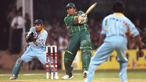 crowd-control-when-inzamam-took-matters-into-his-own-hands.Click to read full article.