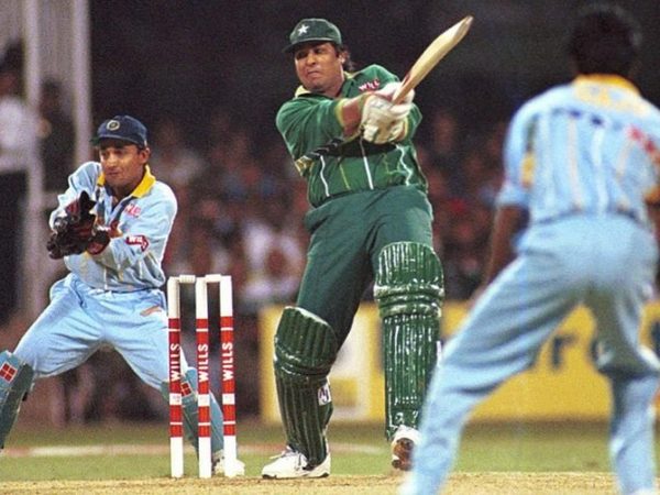 crowd-control-when-inzamam-took-matters-into-his-own-hands.Click to read full article.