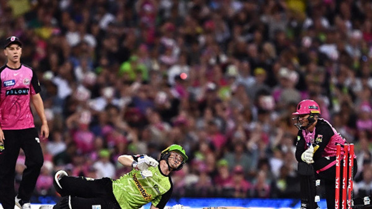 Sam Billings (C) of Sydney Thunder seen in action during the Big Bash League The Challenger match between Sydney Sixers and Sydney Thunder at Sydney Cricket Ground. Final score Sydney Sixers 151/7 (20 overs), Sydney Thunder 157/6 (18.5 overs)