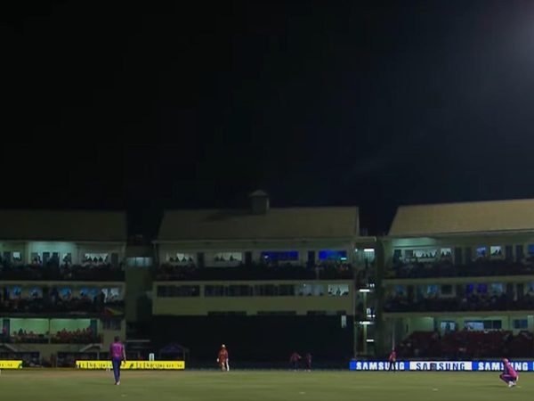 ridiculous-crazy-cpl-eliminator-decided-by-dls-after-floodlight-failure.Click to read full article.