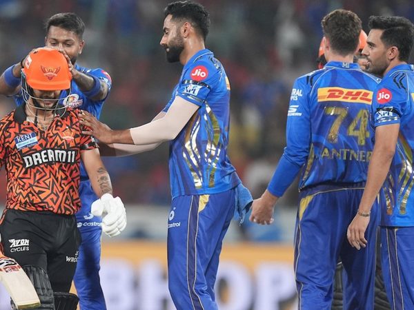 no-appeal-no-edge-india-wicketkeeper-walks-off-caught-behind-in-bizarre-circumstances.Click to read full article.
