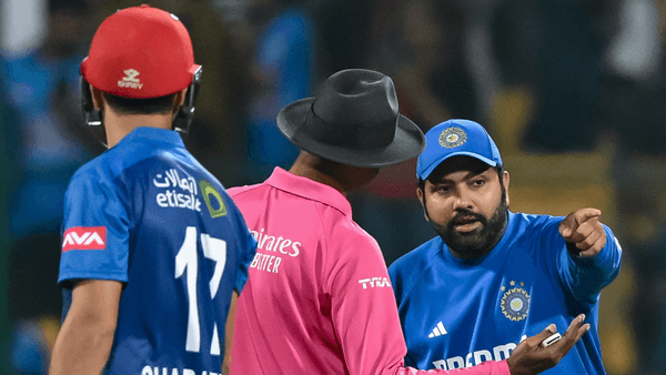 should-rohit-sharma-have-been-allowed-to-bat-in-second-super-over-heres-what-the-rules-say.Click to read full article.