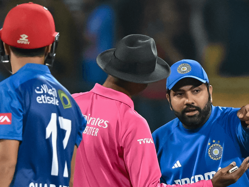 should-rohit-sharma-have-been-allowed-to-bat-in-second-super-over-heres-what-the-rules-say.Click to read full article.