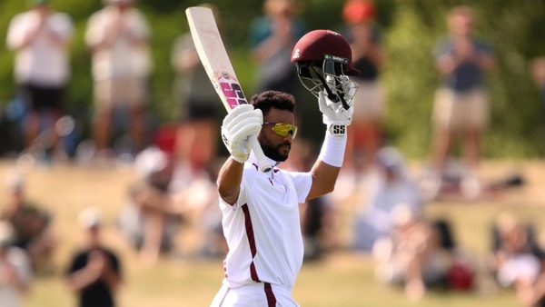 shai-hope-the-hipsters-choice-as-the-worlds-best-all-format-batter.Click to read full article.