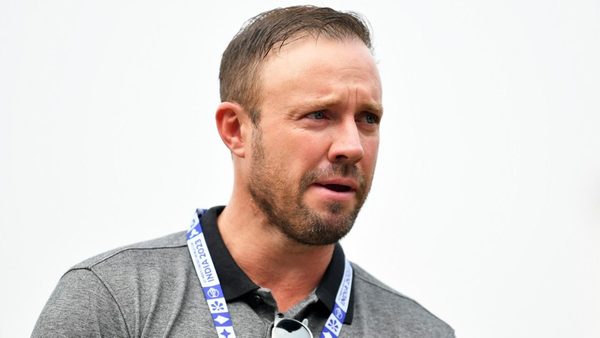 ab-de-villiers-played-last-two-years-career-detached-retina.Click to read full article.