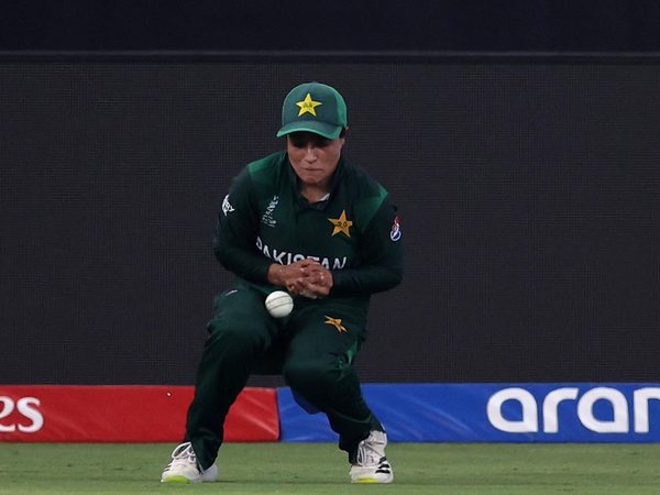 never-seen-this-in-15-years-of-playing-pakistan-drop-eight-catches-in-must-win-new-zealand-clash.Click to read full article.