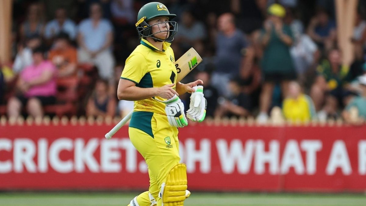Alyssa Healy has been ruled out of the first T20I against England and her participation is in doubt for the remainder of the Ashes after developing foot soreness.