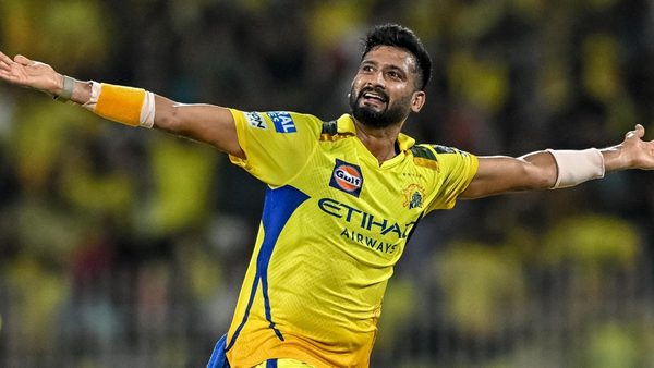 essex-sign-india-quick-for-county-championship-and-one-day-cup.Click to read full article.