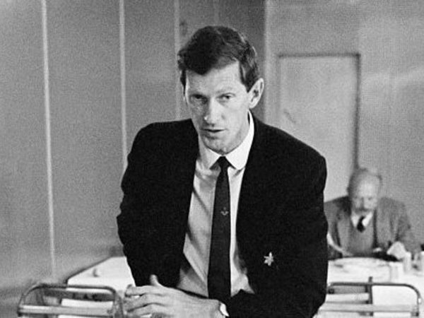 peter-walker-mbe-former-england-test-cricketer-and-glamorgan-chairman-dies.Click to read full article.