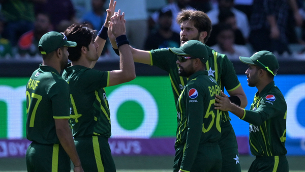 stop-stop-start-vroom-like-1992-and-2017-pakistan-are-clicking-into-gear-at-the-perfect-moment-once-again.Click to read full article.