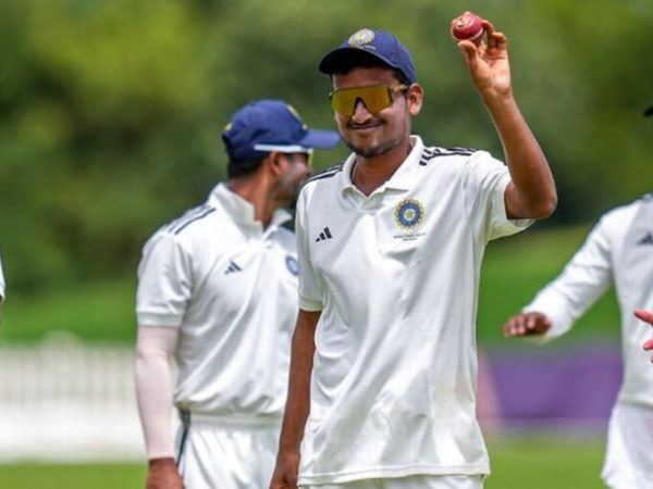 little-known-indian-spinner-manishi-equals-first-class-world-record-with-six-lbw-victims-in-duleep-trophy-quarterfinal.Click to read full article.