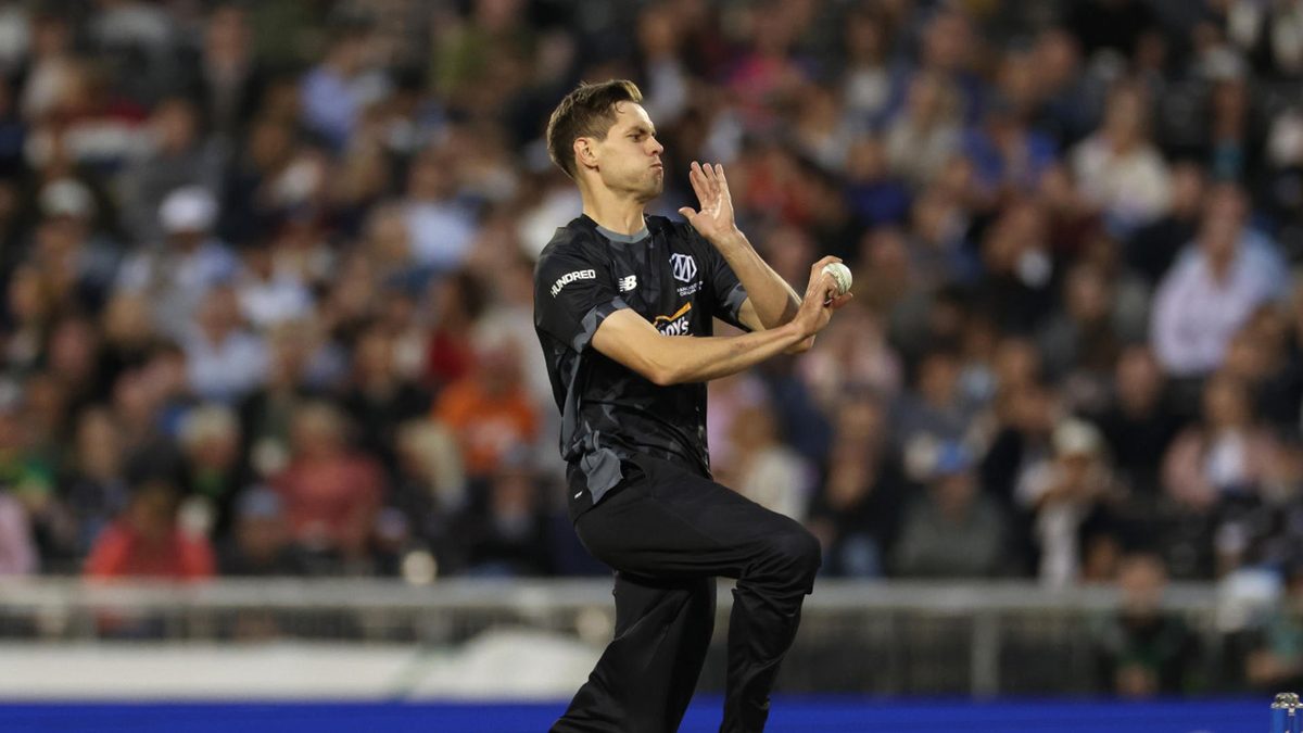 Scott Currie of Manchester Originals bowls during the The Hundred match between Manchester Originals Men and Southern Brave Men at Emirates Old Trafford on August 06, 2025 in Manchester, England