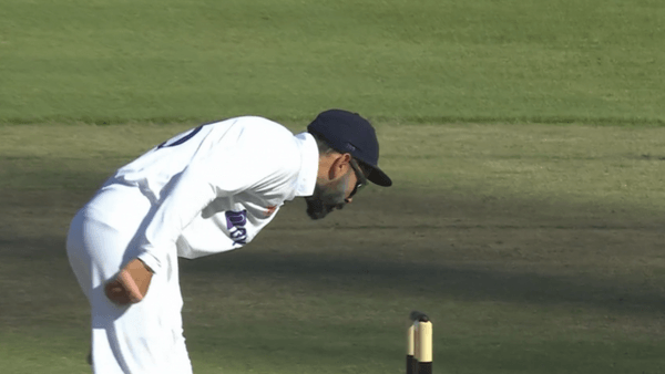 trying-to-catch-people-all-the-time-virat-kohli-fumes-at-stump-mic-after-drs-decision-overturned.Click to read full article.