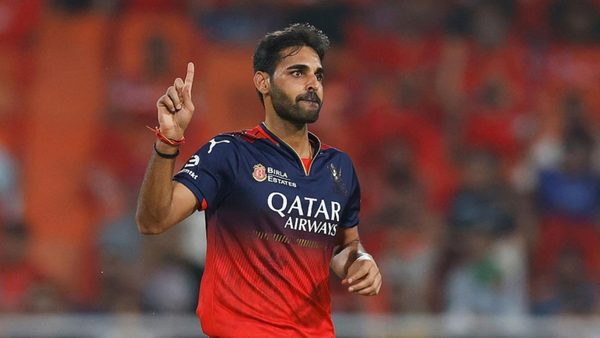 india-announce-t20i-squad-for-new-zealand-tour-veteran-quick-bhuvneshwar-kumar-returns-after-four-years.Click to read full article.