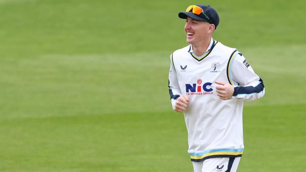 0-66-from-18-overs-harry-brook-bowls-longest-spell-of-career-on-championship-return.Click to read full article.
