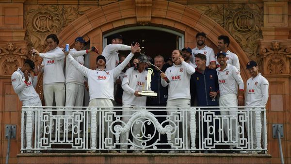 essex-the-team-that-forgot-how-to-lose-phil-walker.Click to read full article.