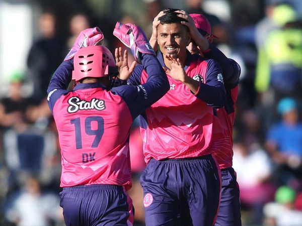 paarl-royals-bowl-20-overs-of-spin-to-create-franchise-t20-history.Click to read full article.