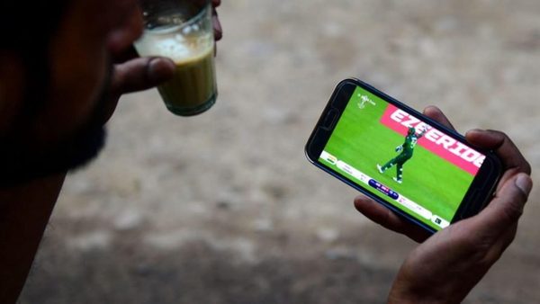 rob-moody-aka-robelinda2-sent-copyright-claims-but-cricket-australia-issues-retraction.Click to read full article.