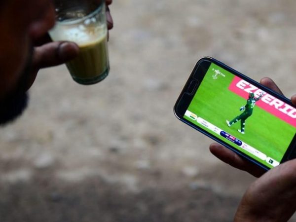 rob-moody-aka-robelinda2-sent-copyright-claims-but-cricket-australia-issues-retraction.Click to read full article.