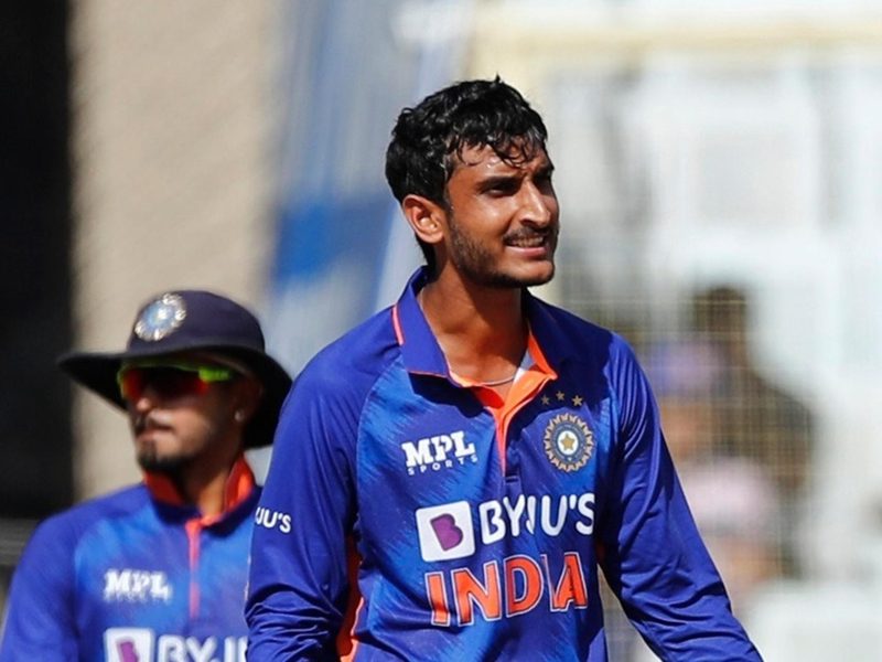 india-all-rounder-shahbaz-ahmed-continues-excellent-ranji-trophy-run-with-career-best-11-wicket-haul.Click to read full article.