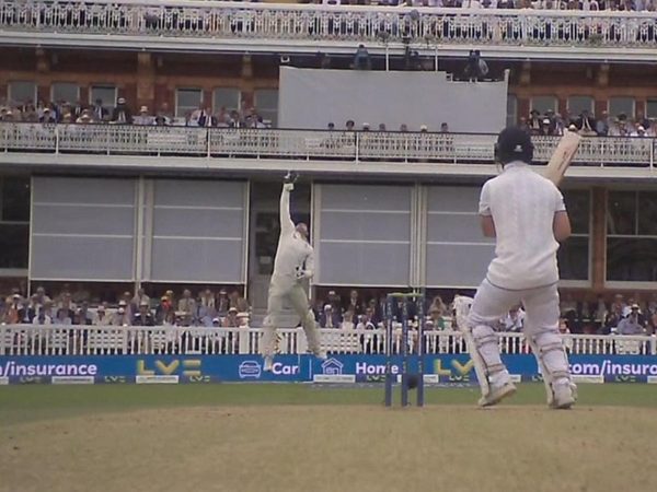 explained-laws-cricket-alex-carey-position-ben-duckett-dismissal.Click to read full article.