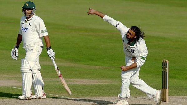 this-guy-is-dead-when-akhtars-bouncer-hit-a-batsman-in-the-face-in-county-cricket.Click to read full article.