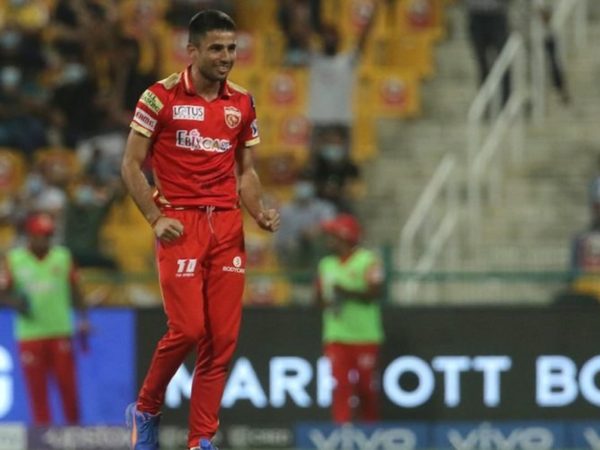 hold-the-chahar-chahal-debate-why-are-we-not-discussing-ravi-bishnoi.Click to read full article.