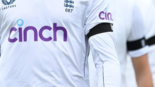 explained-why-england-and-india-players-are-wearing-black-armbands-at-the-leeds-test.Click to read full article.