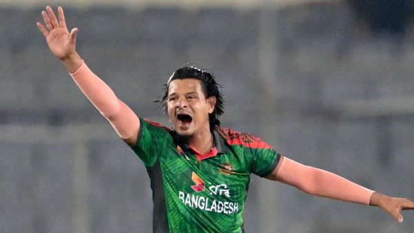 4-0-7-5-bangladesh-spinner-nasum-ahmed-bowls-20-dots-in-all-time-best-bpl-spell.Click to read full article.