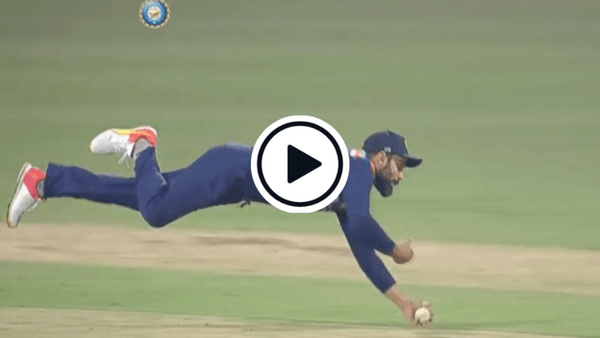 watch-virat-kohli-takes-spectacular-one-handed-diving-catch.Click to read full article.