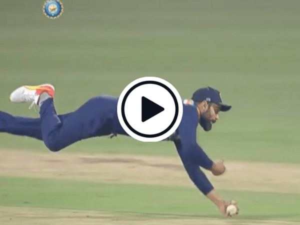 watch-virat-kohli-takes-spectacular-one-handed-diving-catch.Click to read full article.